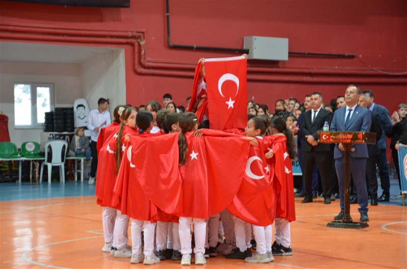 Taşova’da 23 Nisan Ulusal Egemenlik ve Çocuk Bayramı Kutlandı