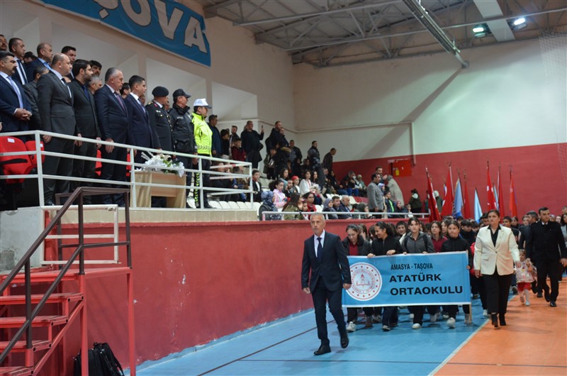 Taşova’da 23 Nisan Ulusal Egemenlik ve Çocuk Bayramı Kutlandı