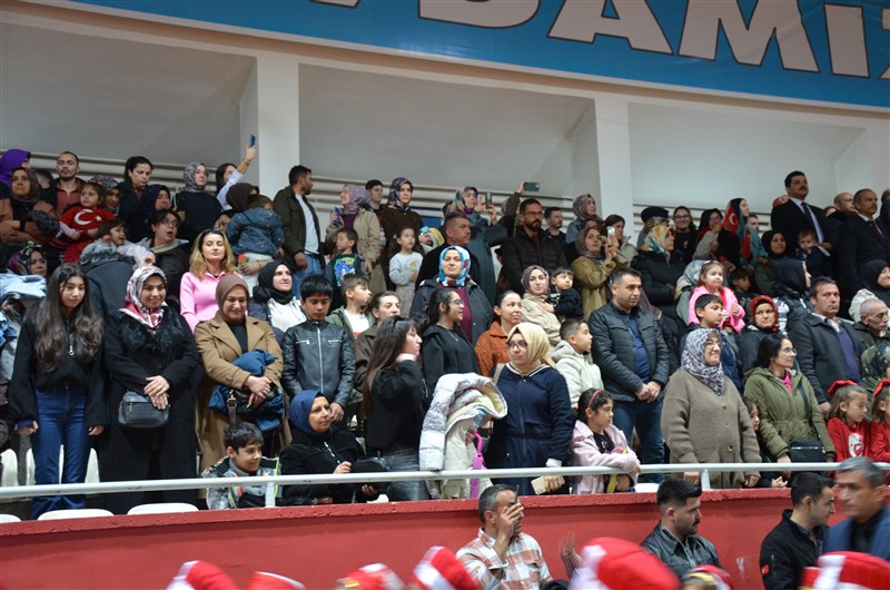 Taşova’da 23 Nisan Ulusal Egemenlik ve Çocuk Bayramı Kutlandı