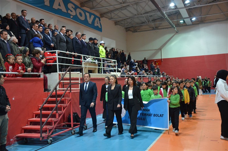 Taşova’da 23 Nisan Ulusal Egemenlik ve Çocuk Bayramı Kutlandı