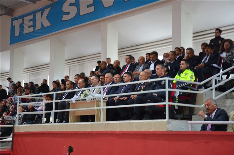 Taşova 19 Mayıs Atatürk'ü Anma, Gençlik ve Spor Bayramı Gösterileri