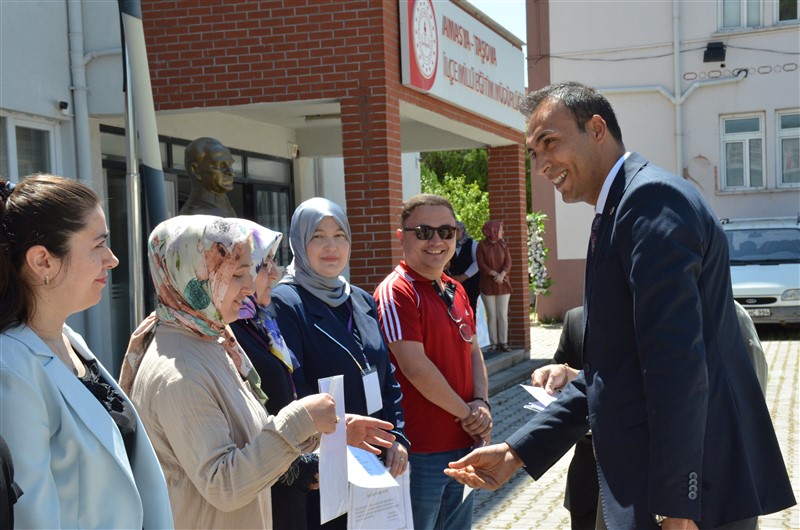 Taşova'da Hayat Boyu Öğrenme Coşkusu: Yıl Sonu Sergisi Açıldı