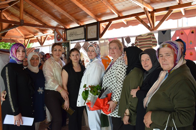 Taşova'da Hayat Boyu Öğrenme Coşkusu: Yıl Sonu Sergisi Açıldı