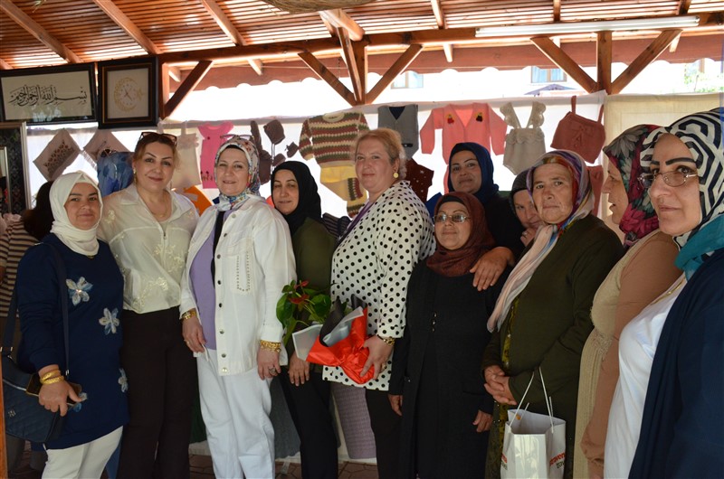 Taşova'da Hayat Boyu Öğrenme Coşkusu: Yıl Sonu Sergisi Açıldı