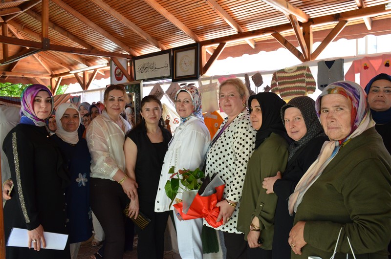 Taşova'da Hayat Boyu Öğrenme Coşkusu: Yıl Sonu Sergisi Açıldı