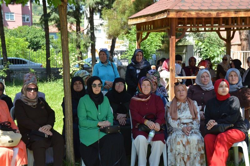 Taşova'da Hayat Boyu Öğrenme Coşkusu: Yıl Sonu Sergisi Açıldı