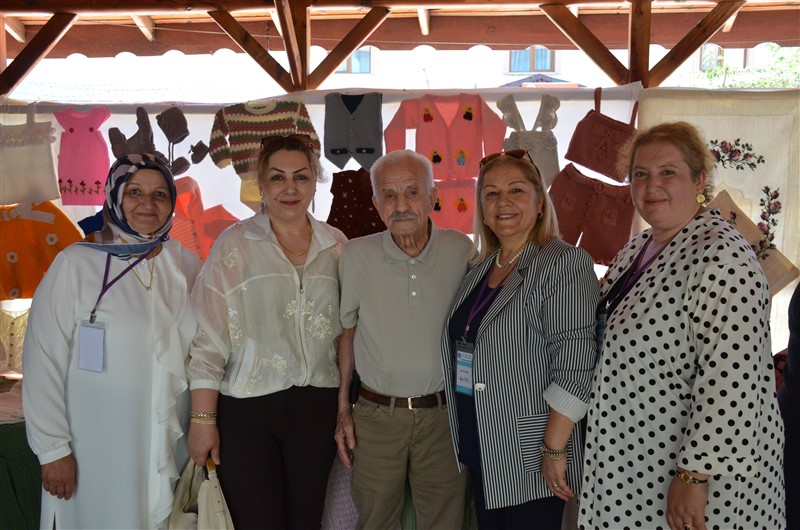 Taşova'da Hayat Boyu Öğrenme Coşkusu: Yıl Sonu Sergisi Açıldı