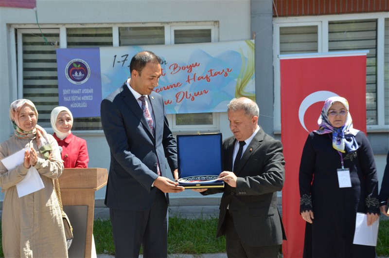 Taşova'da Hayat Boyu Öğrenme Coşkusu: Yıl Sonu Sergisi Açıldı
