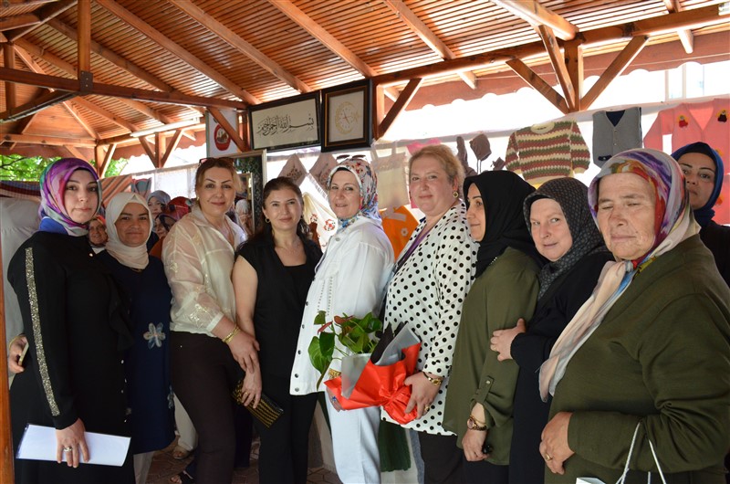 Taşova'da Hayat Boyu Öğrenme Coşkusu: Yıl Sonu Sergisi Açıldı