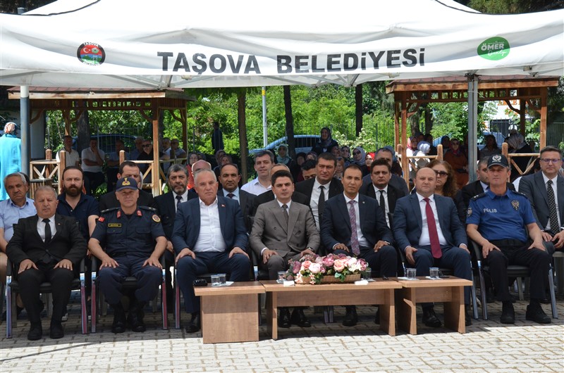 Taşova'da Hayat Boyu Öğrenme Coşkusu: Yıl Sonu Sergisi Açıldı