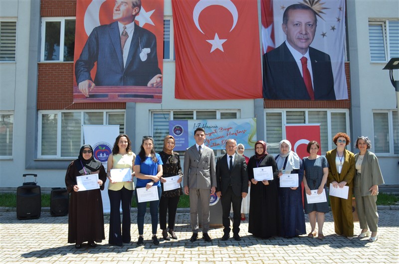Taşova'da Hayat Boyu Öğrenme Coşkusu: Yıl Sonu Sergisi Açıldı