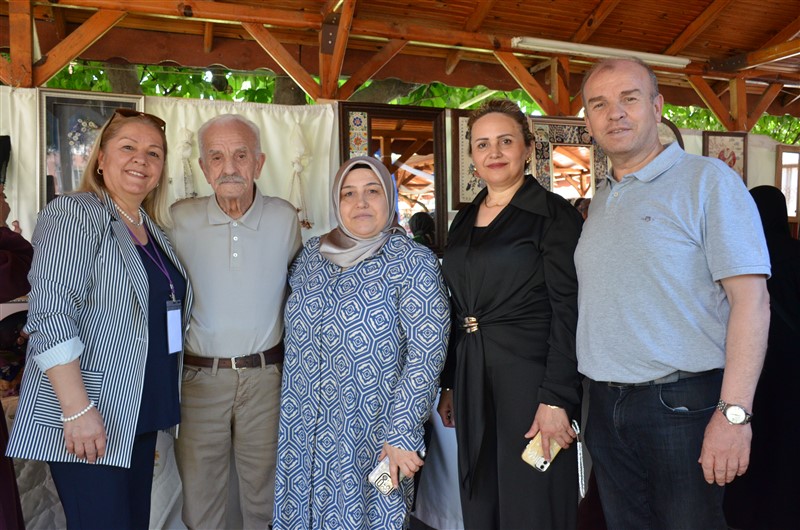 Taşova'da Hayat Boyu Öğrenme Coşkusu: Yıl Sonu Sergisi Açıldı