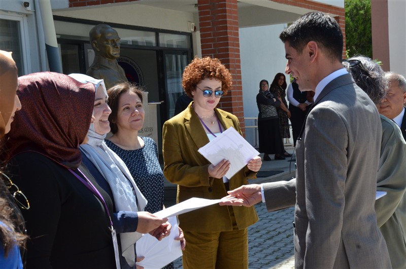 Taşova'da Hayat Boyu Öğrenme Coşkusu: Yıl Sonu Sergisi Açıldı