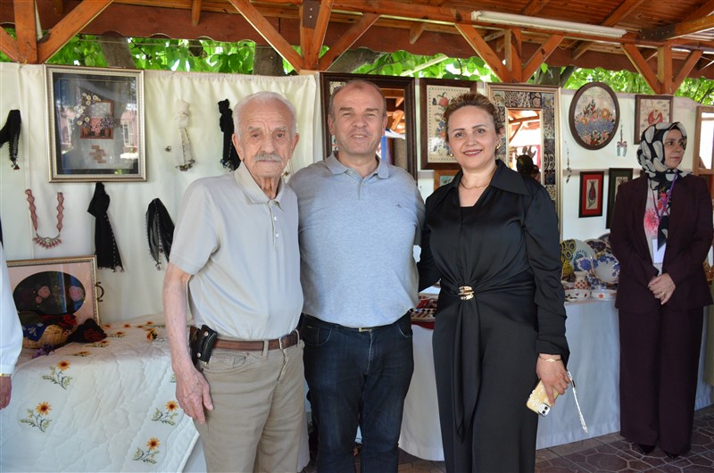 Taşova'da Hayat Boyu Öğrenme Coşkusu: Yıl Sonu Sergisi Açıldı