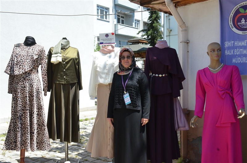 Taşova'da Hayat Boyu Öğrenme Coşkusu: Yıl Sonu Sergisi Açıldı