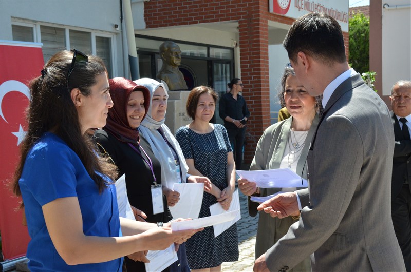 Taşova'da Hayat Boyu Öğrenme Coşkusu: Yıl Sonu Sergisi Açıldı