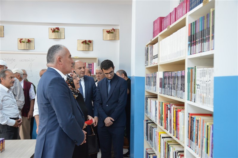 Eğitimci-Yazar Recep Seyhan’ın İsmi Görev Yaptığı Okulda Açılan Kütüphanede Yaşatılacak