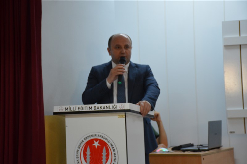 Eğitimci-Yazar Recep Seyhan’ın İsmi Görev Yaptığı Okulda Açılan Kütüphanede Yaşatılacak