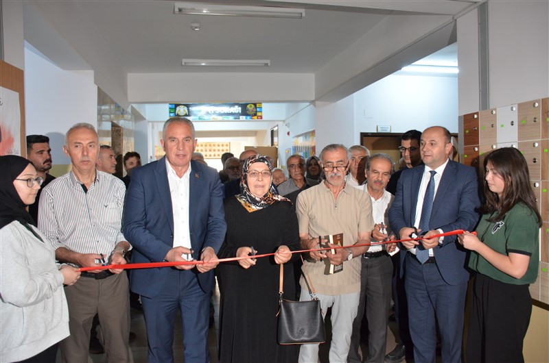 Eğitimci-Yazar Recep Seyhan’ın İsmi Görev Yaptığı Okulda Açılan Kütüphanede Yaşatılacak