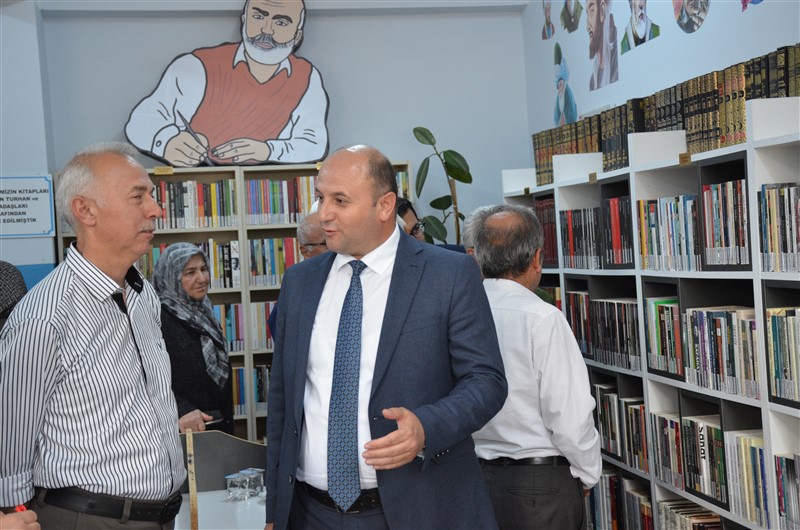 Eğitimci-Yazar Recep Seyhan’ın İsmi Görev Yaptığı Okulda Açılan Kütüphanede Yaşatılacak