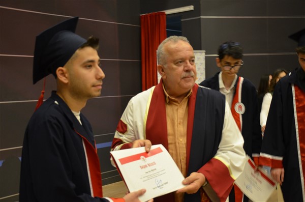 Taşova Yüksel Akın MYO’da Mezuniyet Heyecanı