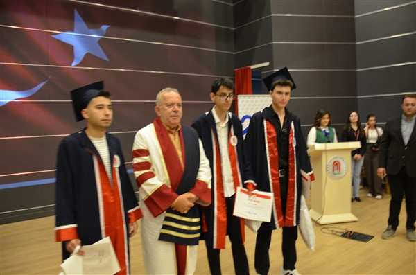 Taşova Yüksel Akın MYO’da Mezuniyet Heyecanı