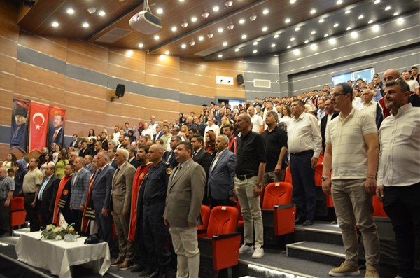 Taşova Yüksel Akın MYO’da Mezuniyet Heyecanı