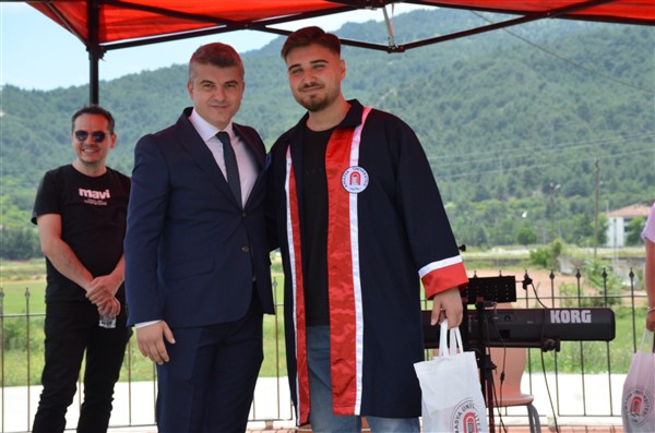 Taşova Yüksel Akın MYO’da Mezuniyet Heyecanı
