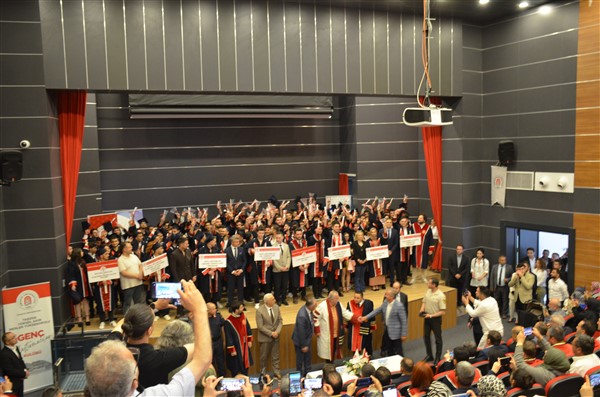 Taşova Yüksel Akın MYO’da Mezuniyet Heyecanı