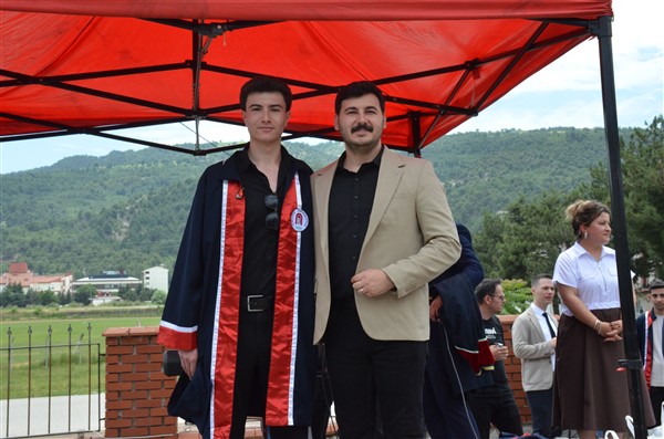 Taşova Yüksel Akın MYO’da Mezuniyet Heyecanı