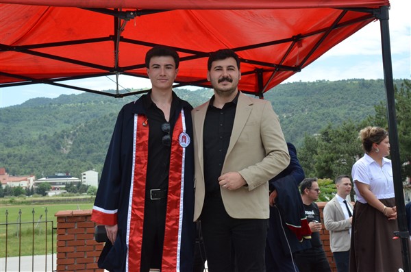 Taşova Yüksel Akın MYO’da Mezuniyet Heyecanı