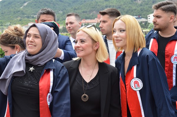 Taşova Yüksel Akın MYO’da Mezuniyet Heyecanı