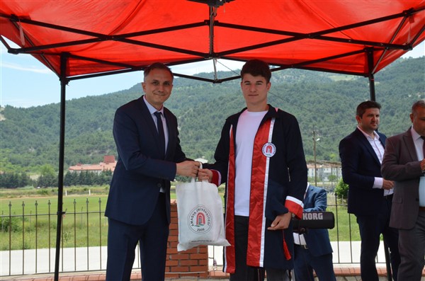 Taşova Yüksel Akın MYO’da Mezuniyet Heyecanı