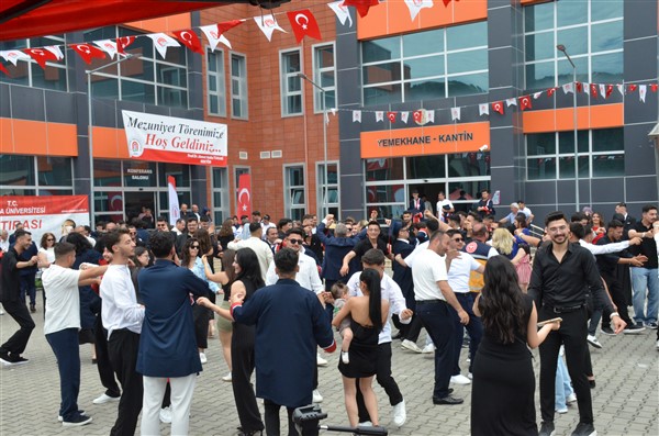 Taşova Yüksel Akın MYO’da Mezuniyet Heyecanı