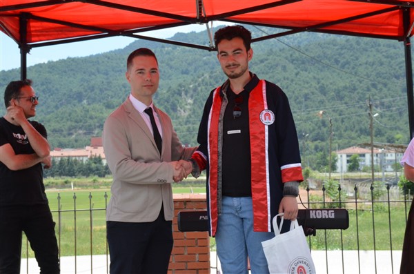 Taşova Yüksel Akın MYO’da Mezuniyet Heyecanı