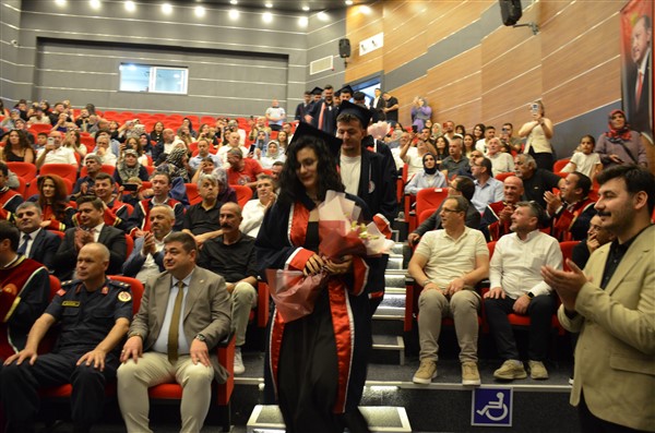 Taşova Yüksel Akın MYO’da Mezuniyet Heyecanı