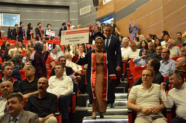 Taşova Yüksel Akın MYO’da Mezuniyet Heyecanı