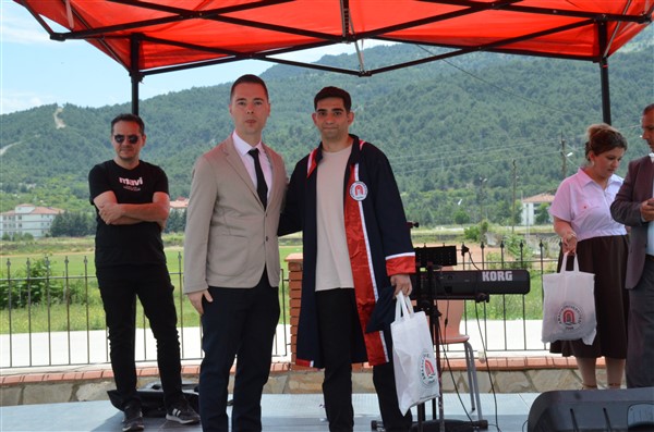 Taşova Yüksel Akın MYO’da Mezuniyet Heyecanı