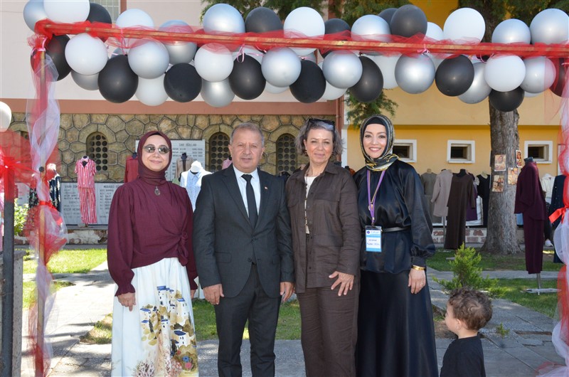 TARİH VE EL EMEĞİ ALPASLAN MÜZESİ’NDE BULUŞTU: KURS SERGİSİ GÖRKEMLİ BİR TÖRENLE AÇILDI
