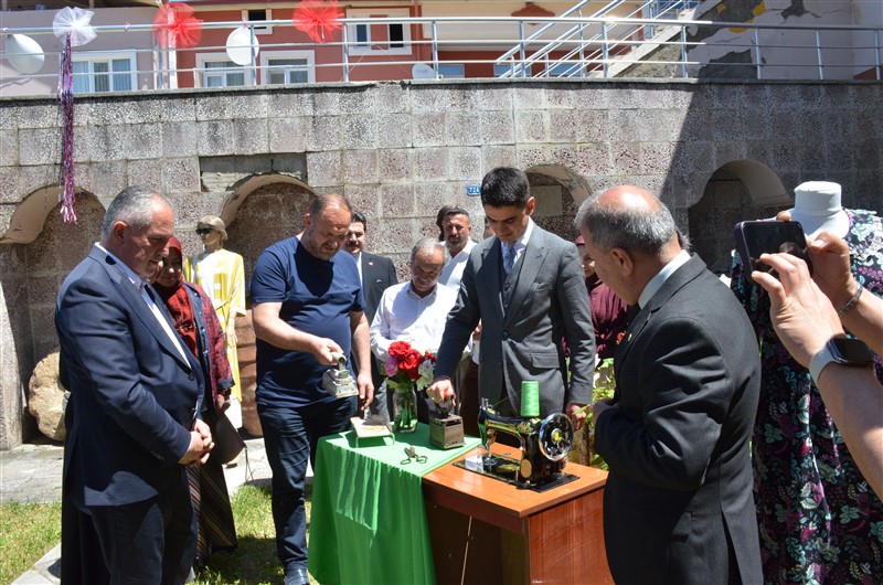 TARİH VE EL EMEĞİ ALPASLAN MÜZESİ’NDE BULUŞTU: KURS SERGİSİ GÖRKEMLİ BİR TÖRENLE AÇILDI
