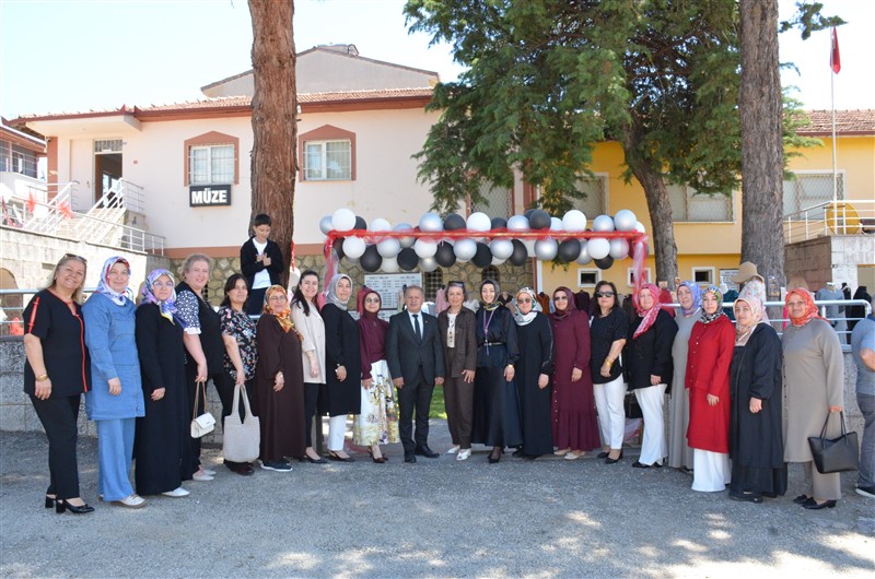 TARİH VE EL EMEĞİ ALPASLAN MÜZESİ’NDE BULUŞTU: KURS SERGİSİ GÖRKEMLİ BİR TÖRENLE AÇILDI