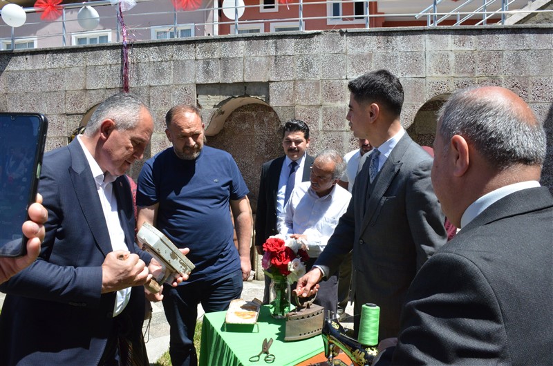 TARİH VE EL EMEĞİ ALPASLAN MÜZESİ’NDE BULUŞTU: KURS SERGİSİ GÖRKEMLİ BİR TÖRENLE AÇILDI