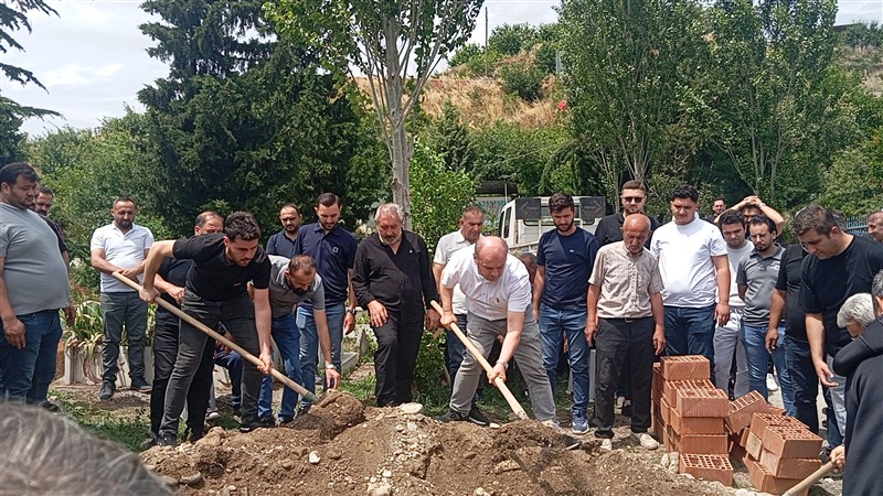 Zekayi Gündüz Toprağa Verildi