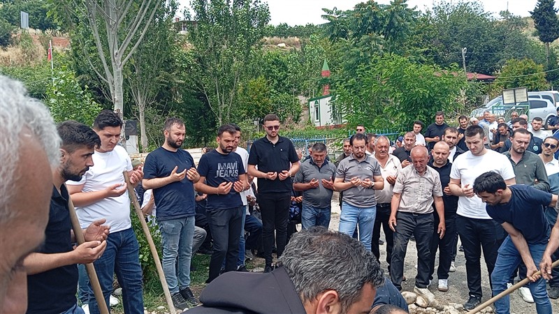 Zekayi Gündüz Toprağa Verildi
