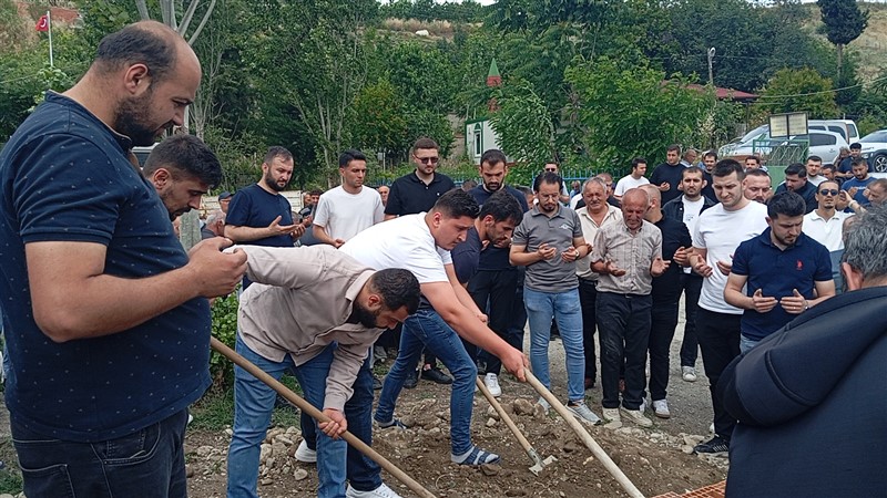 Zekayi Gündüz Toprağa Verildi