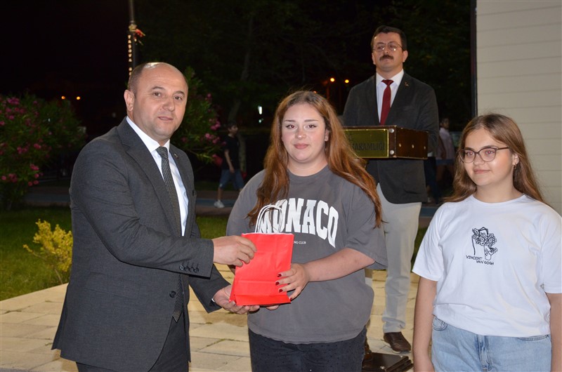 Taşova’da 15 Temmuz Ruhu Tek Yürek Oldu: Anma Programı Yoğun Katılımla Gerçekleştirildi