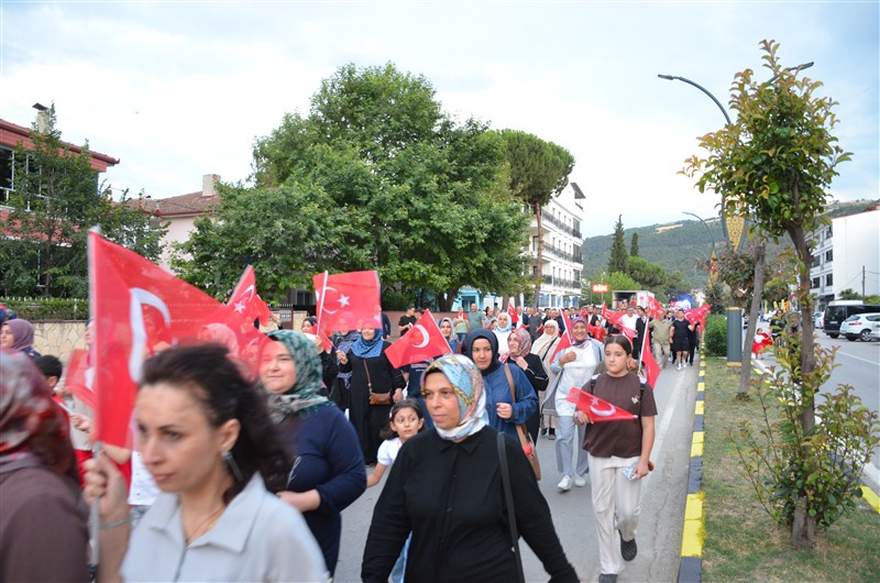 Taşova’da 15 Temmuz Ruhu Tek Yürek Oldu: Anma Programı Yoğun Katılımla Gerçekleştirildi