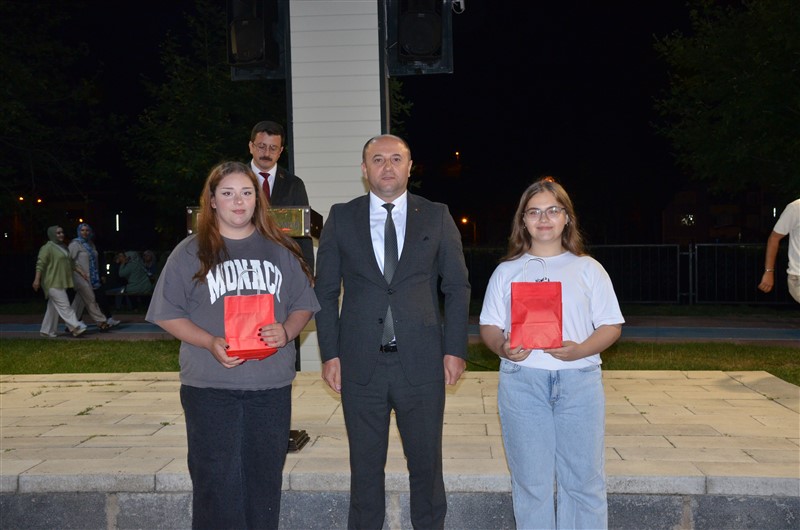 Taşova’da 15 Temmuz Ruhu Tek Yürek Oldu: Anma Programı Yoğun Katılımla Gerçekleştirildi