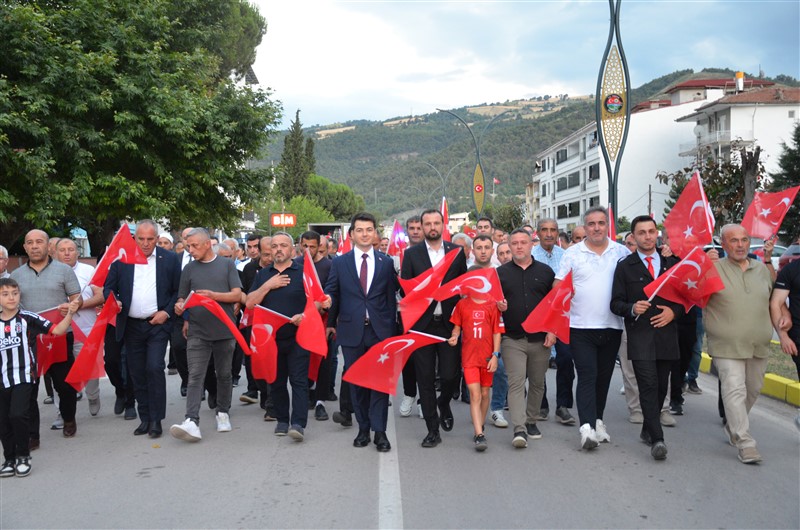 Taşova’da 15 Temmuz Ruhu Tek Yürek Oldu: Anma Programı Yoğun Katılımla Gerçekleştirildi