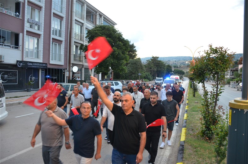 Taşova’da 15 Temmuz Ruhu Tek Yürek Oldu: Anma Programı Yoğun Katılımla Gerçekleştirildi